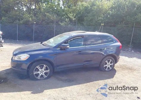 2013 Volvo Xc60 T6/T6 Platinum/T6 Premier Plus/T6 R-Design/T6 R-Design Platinum/T6 R-Design Premier Plus from USA, damaged, VIN YV4902DZ6D2418937